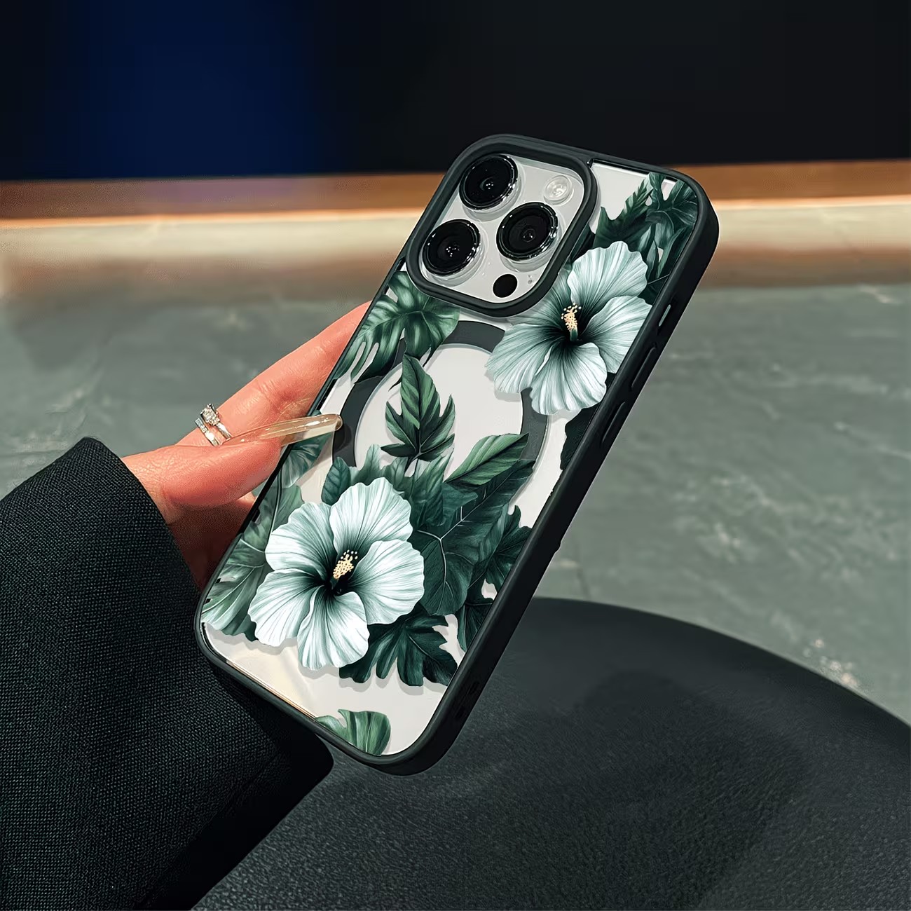 グリーンフローラルプリントのiPhoneケース iPhone - Apple Iphone 15 Pro Max のレビューと価格